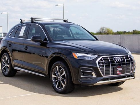 Certified 2021 Audi Q5 Premium w/ Convenience Package AWD/4WD image 3