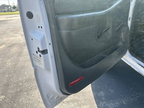 Used 2005 Chevrolet Silverado 3500 2WD Regular Cab image 14