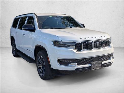 Used 2023 Jeep Wagoneer L 4WD w/ Premium Group I image 3