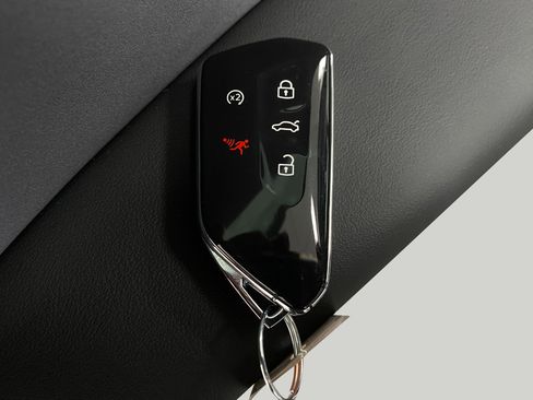 New 2025 Volkswagen Tiguan SE image 30