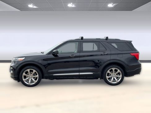 Used 2020 Ford Explorer Platinum w/ Premium Technology Package image 2