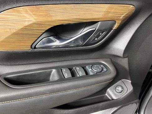 Used 2021 GMC Terrain SLE w/ Driver Convenience Package image 16