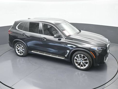 Used 2025 BMW X5 xDrive50e AWD/4WD image 59