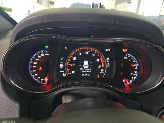Used 2018 Dodge Durango SRT w/ Technology Group AWD/4WD image 16