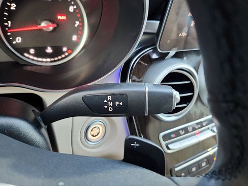 Used 2021 Mercedes-Benz GLC 300 4MATIC image 12