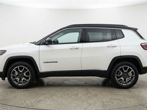 Used 2025 Jeep Compass Trailhawk w/ Trailer Tow Group image 5