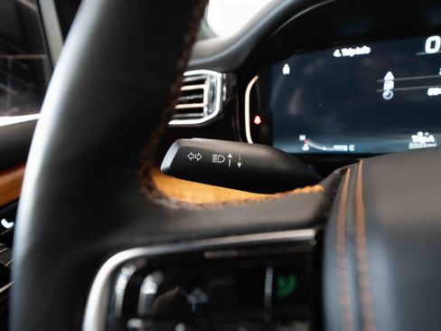 Used 2024 Jeep Grand Wagoneer Series III w/ Rear Seat Video Group 1 image 13