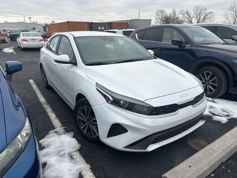 Certified 2024 Kia Forte LXS image 3