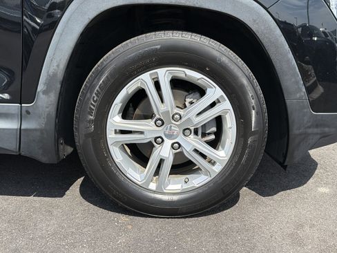 Used 2022 GMC Terrain SLE w/ Driver Convenience Package FWD image 12