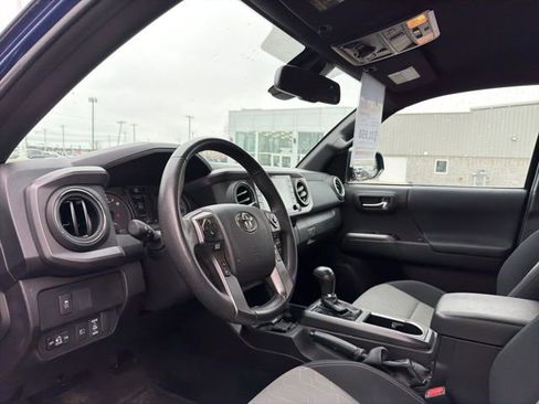 Used 2023 Toyota Tacoma TRD Off-Road image 16