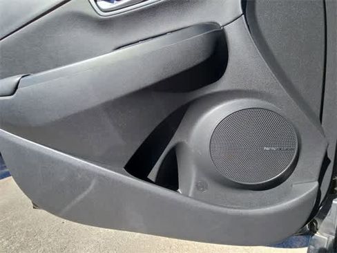 Used 2022 Hyundai Kona Limited image 29