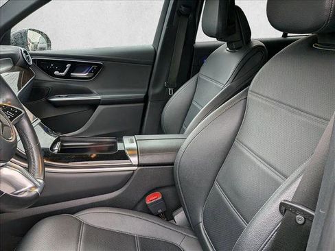 Used 2023 Mercedes-Benz GLC 300 4MATIC image 13