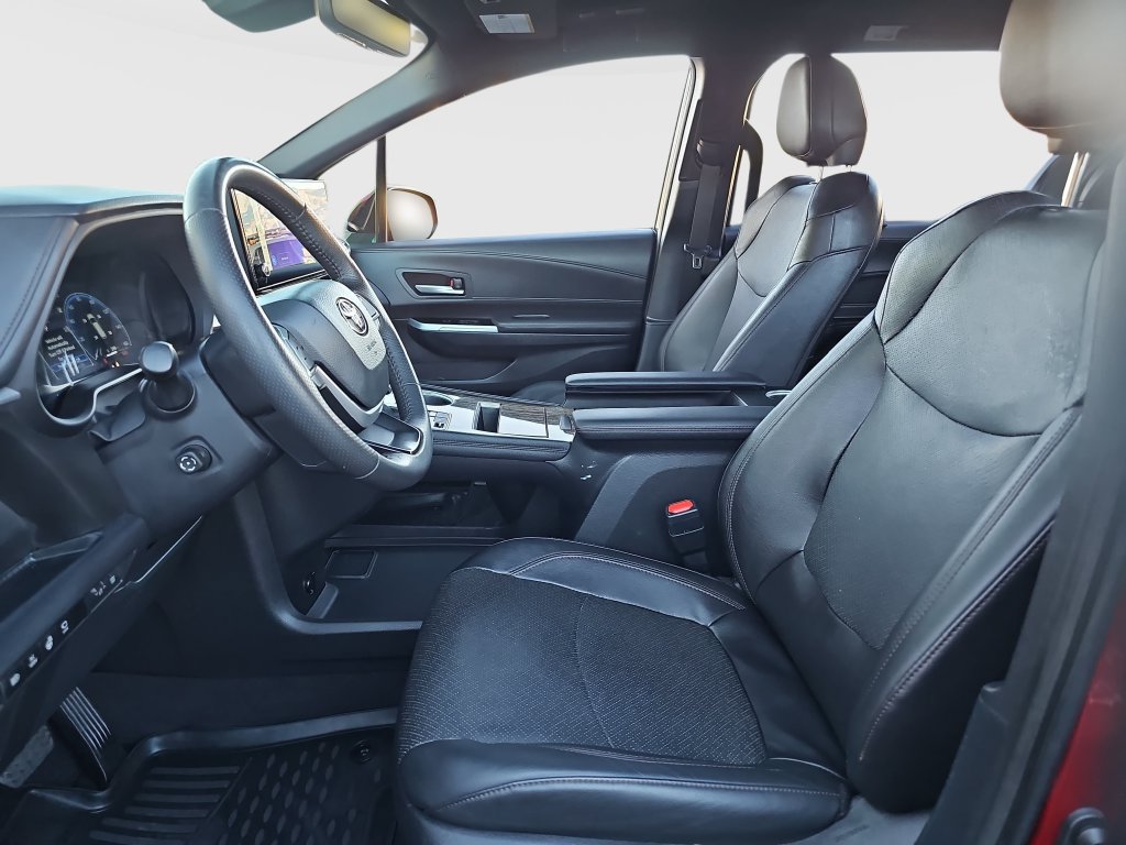 Certified 2025 Toyota Sienna Platinum AWD/4WD image 16