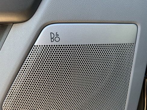 Used 2024 Ford F250 XLT w/ Black Appearance Package image 9