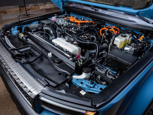 Used 2025 Toyota Land Cruiser image 40