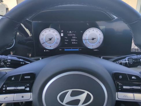 Certified 2024 Hyundai Elantra Limited FWD image 34