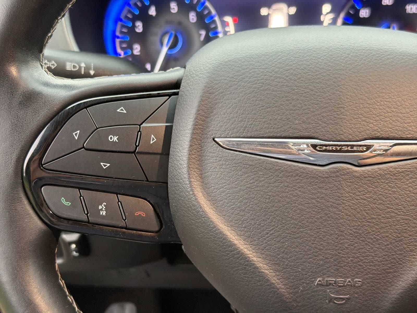 Used 2018 Chrysler Pacifica Touring-L Plus FWD image 20
