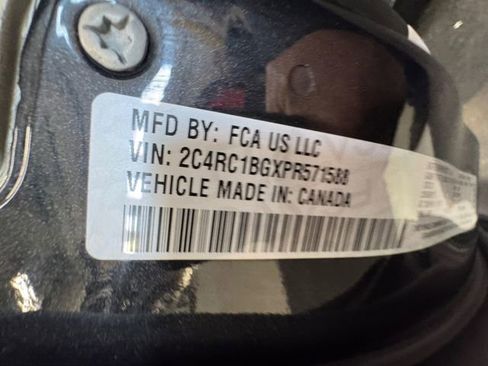 Used 2023 Chrysler Pacifica Touring-L image 27