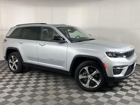 Used 2023 Jeep Grand Cherokee 4WD 4xe image 6