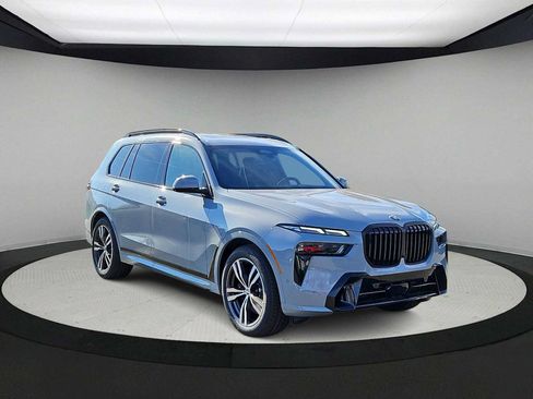 Used 2026 BMW X7 xDrive40i w/ M Sport Package AWD/4WD image 2