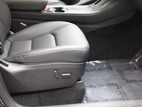 Used 2023 Tesla Model Y Long Range image 38