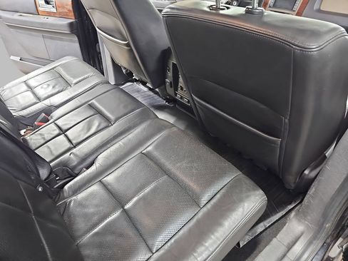 Used 2011 Lincoln Navigator L 4WD image 14