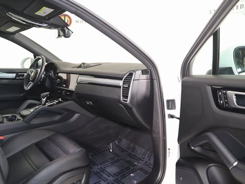 Used 2023 Porsche Cayenne Coupe image 87