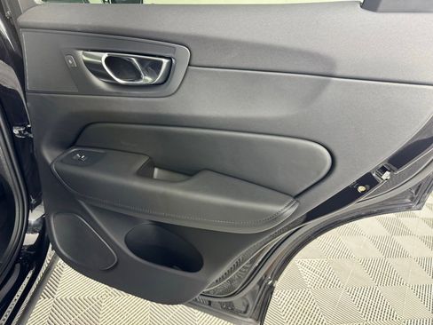 Used 2024 Volvo XC60 B5 Core image 28
