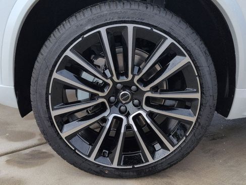 New 2026 Volvo XC90 B6 Plus w/ Protection Package Premier image 12