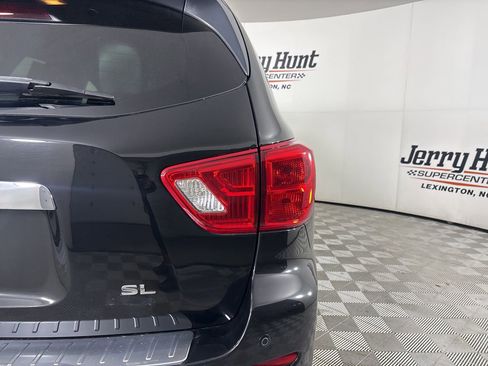 Used 2019 Nissan Pathfinder SL image 34