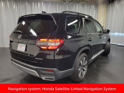 Used 2024 Honda Pilot Touring image 8