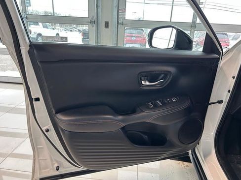 Used 2023 Honda HR-V Sport image 14