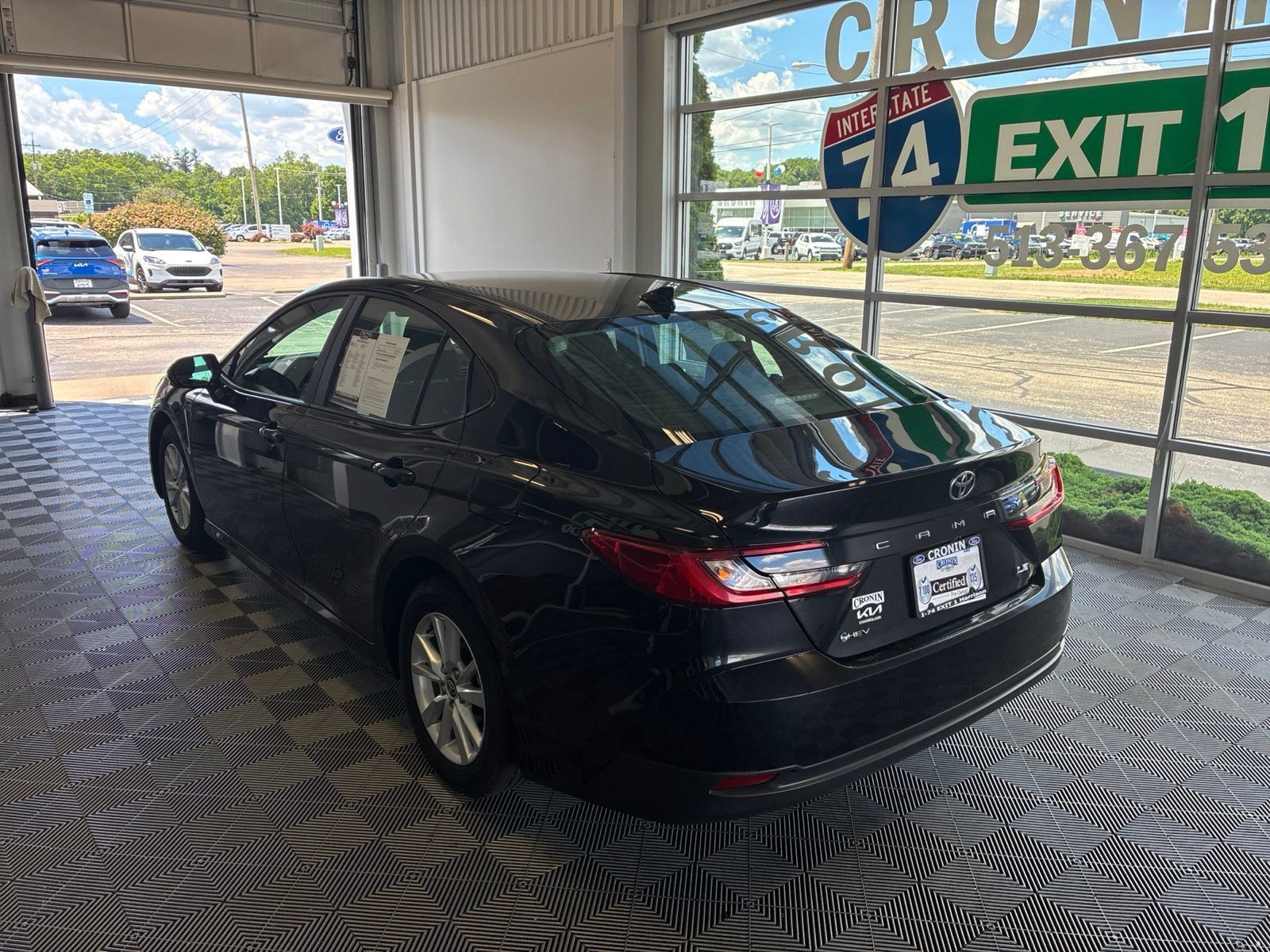 Used 2025 Toyota Camry LE FWD image 4