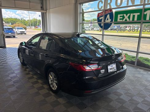 Used 2025 Toyota Camry LE FWD image 4