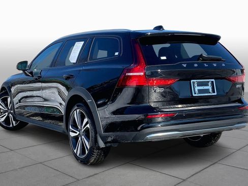 Used 2026 Volvo V60 B5 Cross Country Plus w/ Protection Package Premier image 12