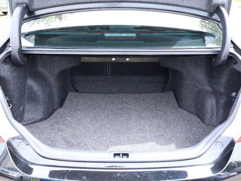 Used 2016 Toyota Camry LE FWD image 19