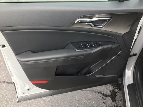 New 2026 Kia Sportage EX image 9