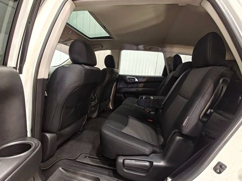 Used 2019 Nissan Pathfinder SV AWD/4WD image 25