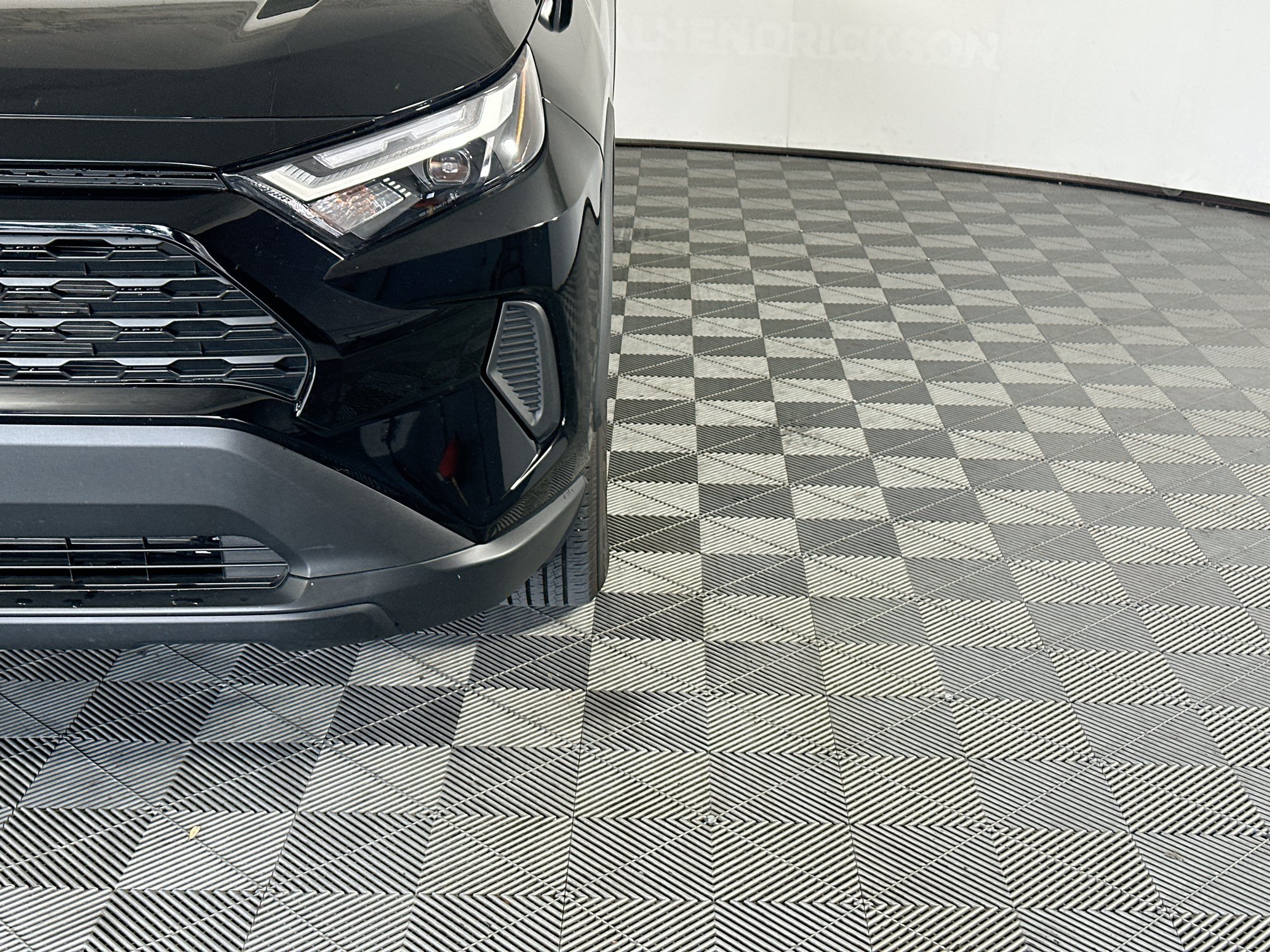 Certified 2025 Toyota RAV4 LE FWD image 9