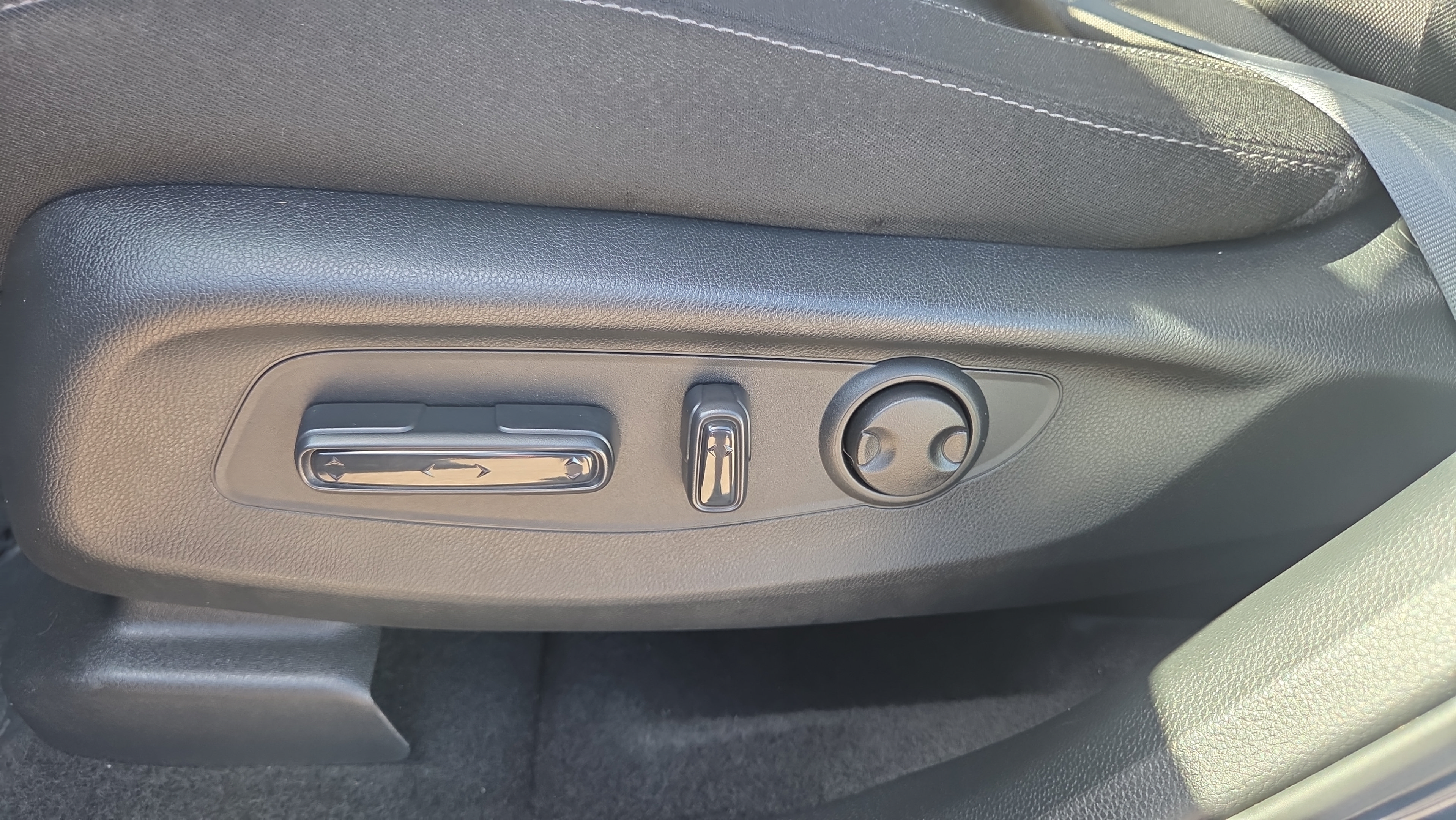 Used 2024 Honda CR-V EX image 10