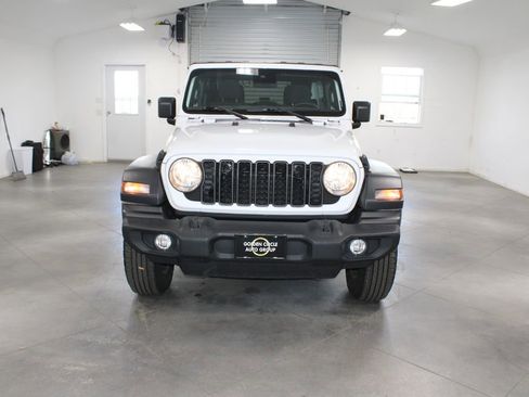 Used 2024 Jeep Wrangler Sport S image 18