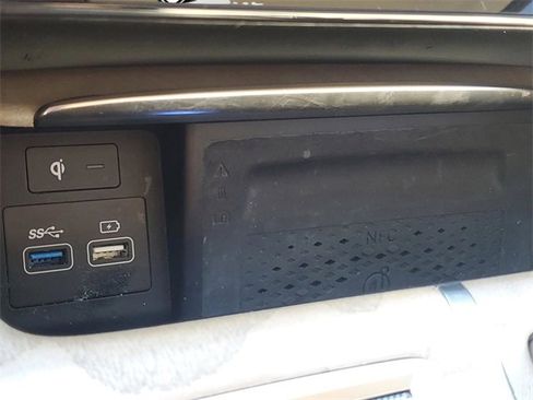 Used 2022 Genesis GV80 2.5T w/ Prestige Package 04 image 28