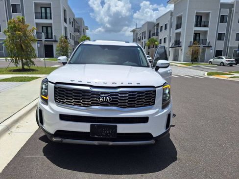 Used 2021 Kia Telluride EX w/ EX Premium Package FWD image 2