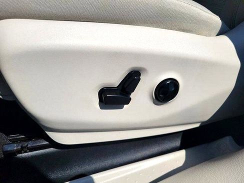 Used 2018 Chrysler Pacifica Touring Plus image 18