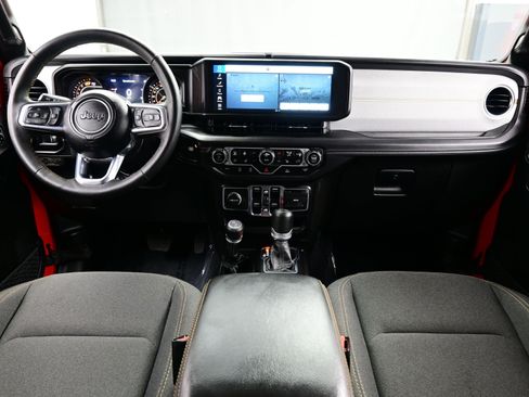 Used 2024 Jeep Wrangler Sahara image 16