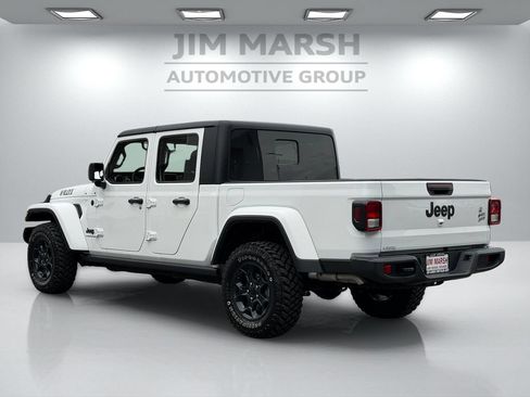 Used 2023 Jeep Gladiator Sport AWD/4WD image 4