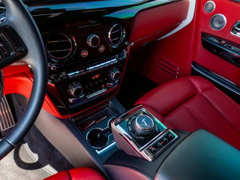 Used 2021 Rolls-Royce Phantom Sedan RWD image 18