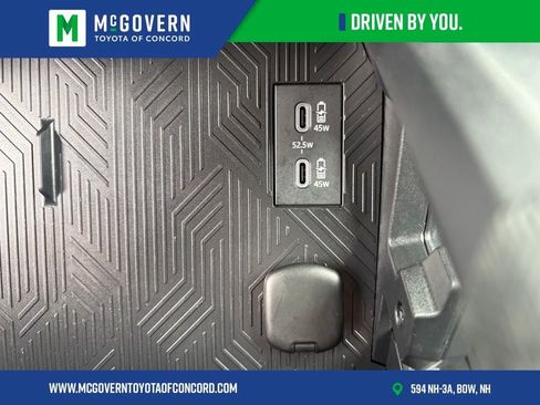 Used 2025 Toyota Tacoma SR5 AWD/4WD image 36