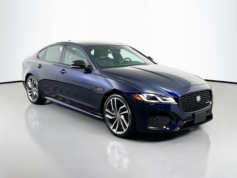 Certified 2024 Jaguar XF R-Dynamic SE AWD/4WD image 3