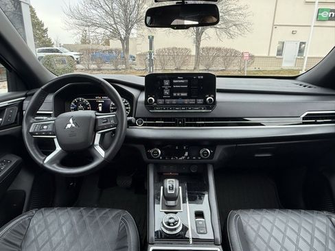 Used 2023 Mitsubishi Outlander SEL image 22